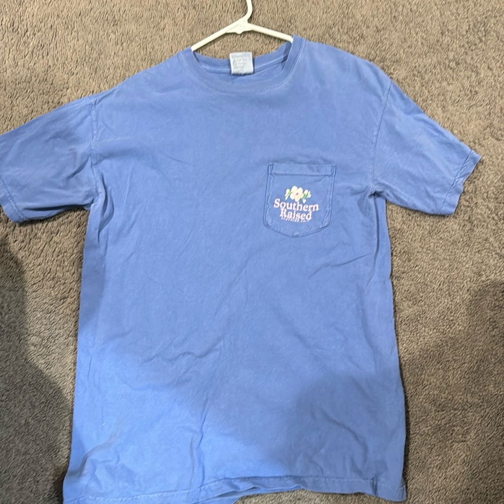 Southern raised tee size medium